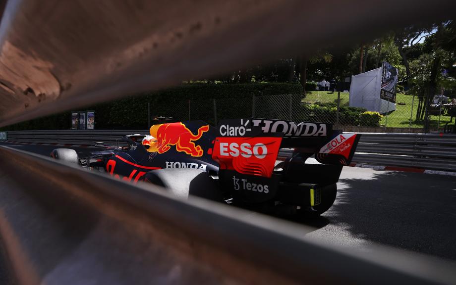 红牛二队翻盘索伯车队,塞恩斯带队取胜 红牛二队翻盘索伯车队,塞恩斯带队取胜