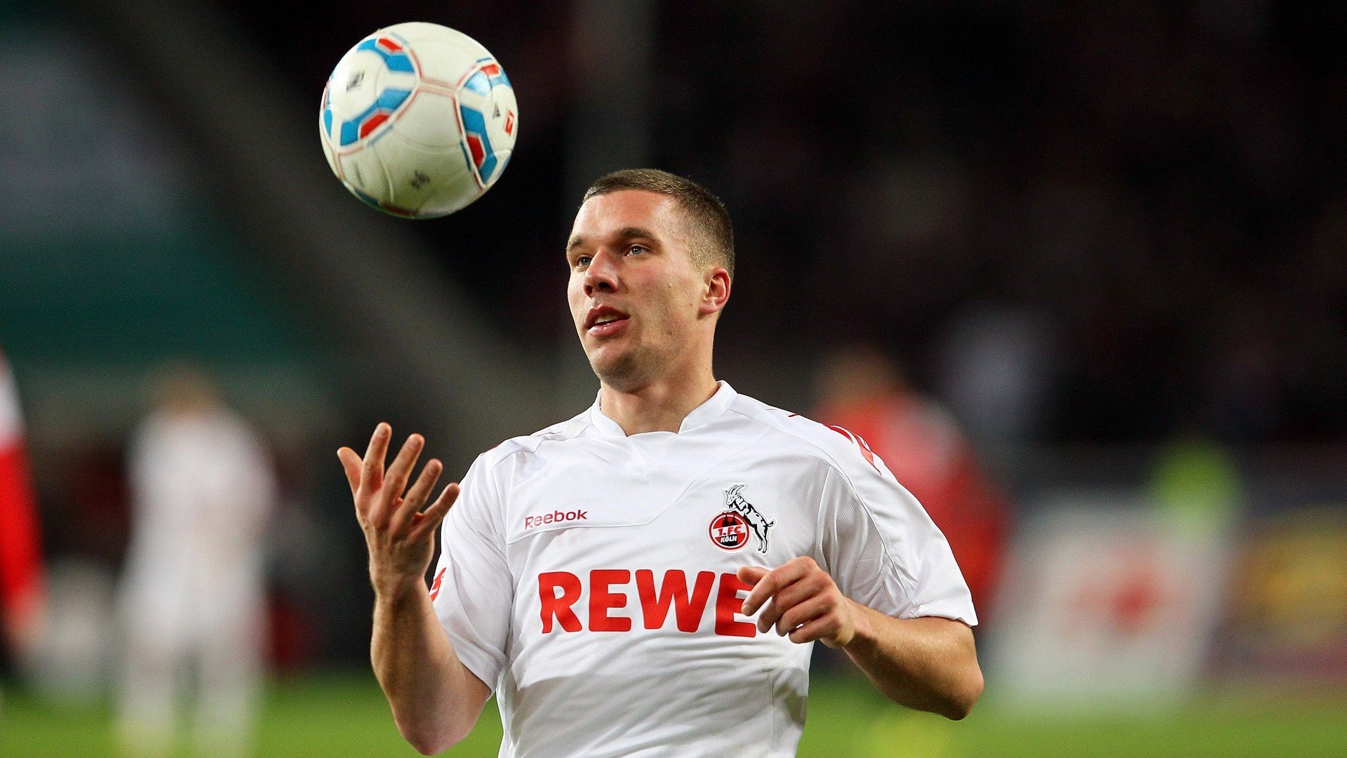 奥亚尔萨瓦尔爆发,尼日利亚巅峰对决胜出,巴西足球的黄昏与非洲足球的黎明