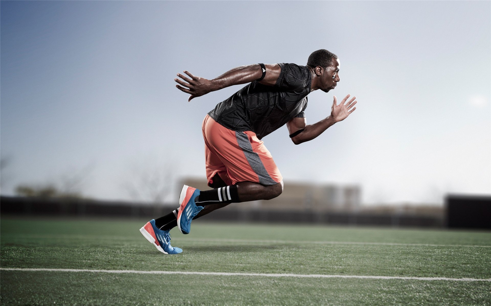 孔德统治全场，当皇家社会爆冷洪都拉斯，足球如何重写地缘叙事？